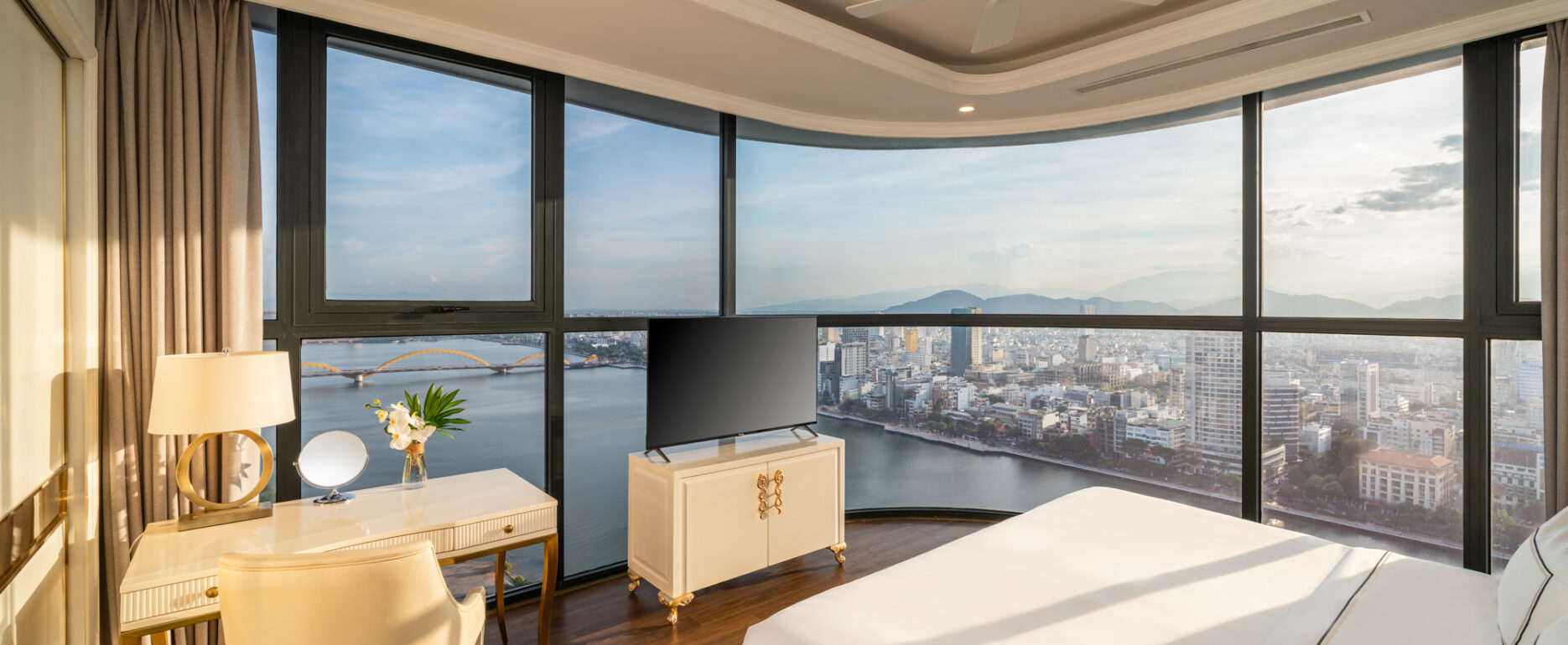 A luxurious suite overlooking sweeping views of Danang